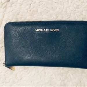 Michael Kors Jet Set Travel Continental Wallet